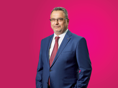 web Prof-Dr-Ahmet-Bolat--04  - Credit: Turkish-airlines 2000x1500